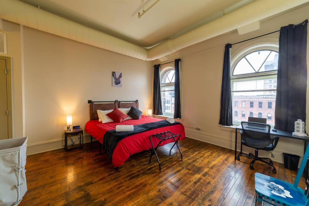 King Bed W/ Panoramic Views Of Dt! Apartment Rochester Ngoại thất bức ảnh