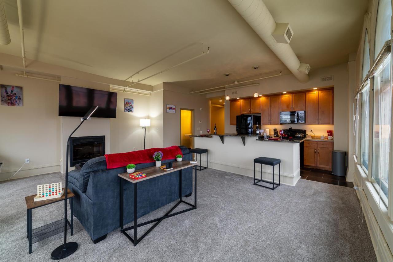 King Bed W/ Panoramic Views Of Dt! Apartment Rochester Ngoại thất bức ảnh